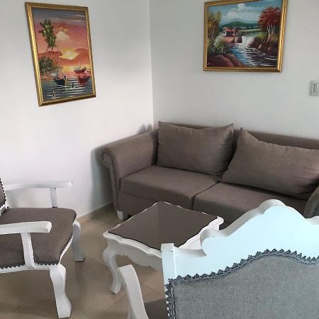 Apartamento Los Rieles Santiago De Los Caballeros Eksteriør billede