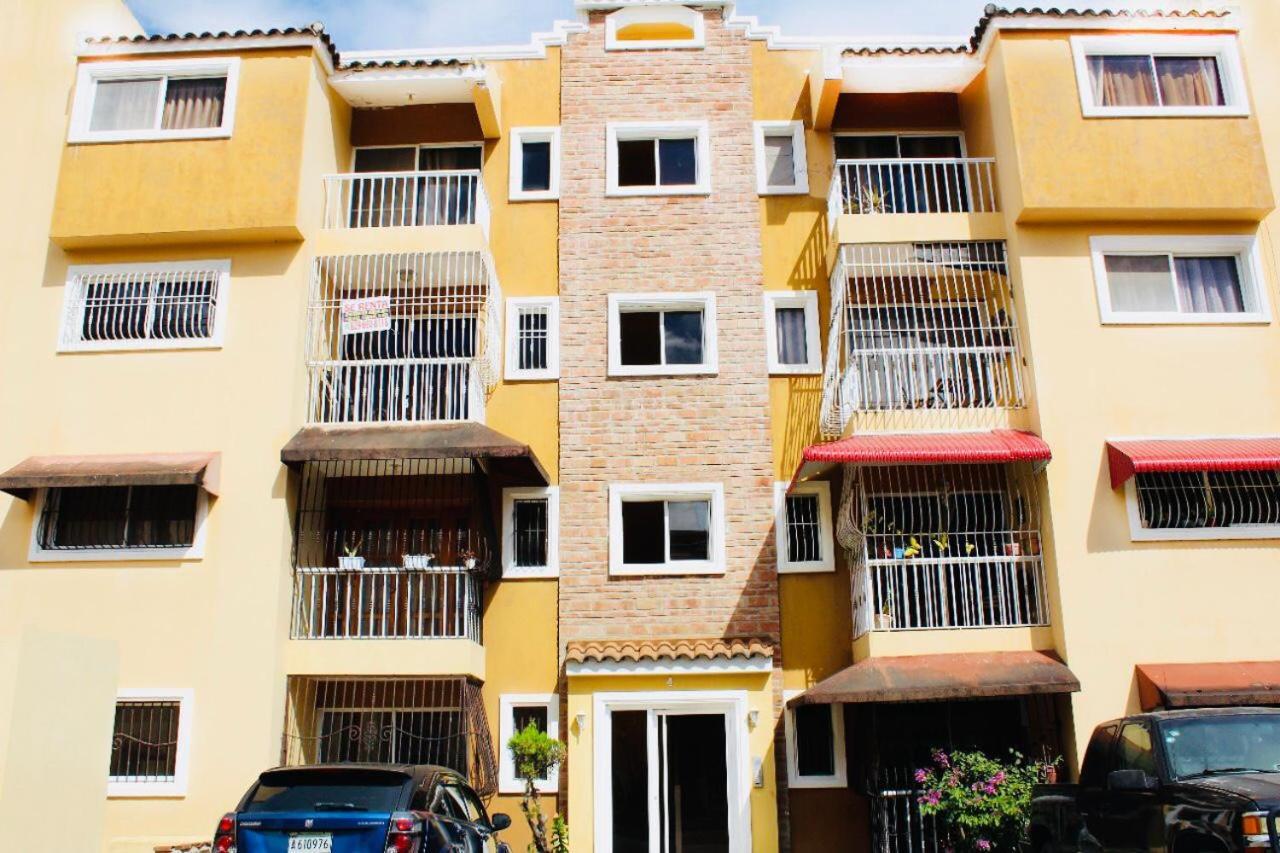 Apartamento Los Rieles Santiago De Los Caballeros Eksteriør billede